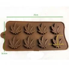 Moule silicone brun en forme de feuille de cannabis